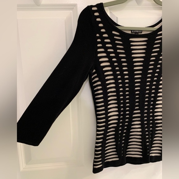 EXPRESS β’ 3/4 Sleeve Black Distressed Layered Top - Picture 3 of 6